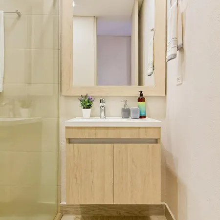 Martinique - A Corta Caminata De Playa Azul * Cartagena