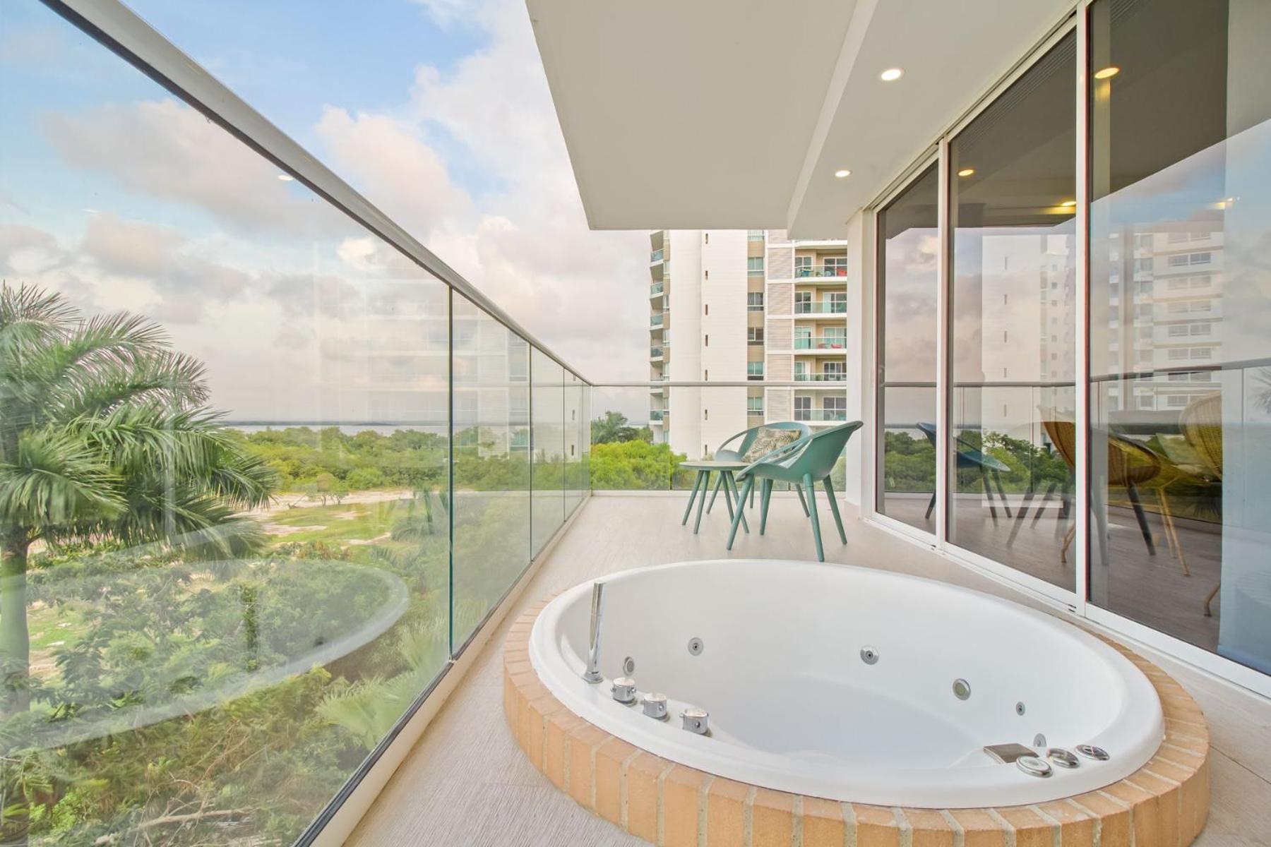 Martinique - 6 Con Jacuzzi Privado *